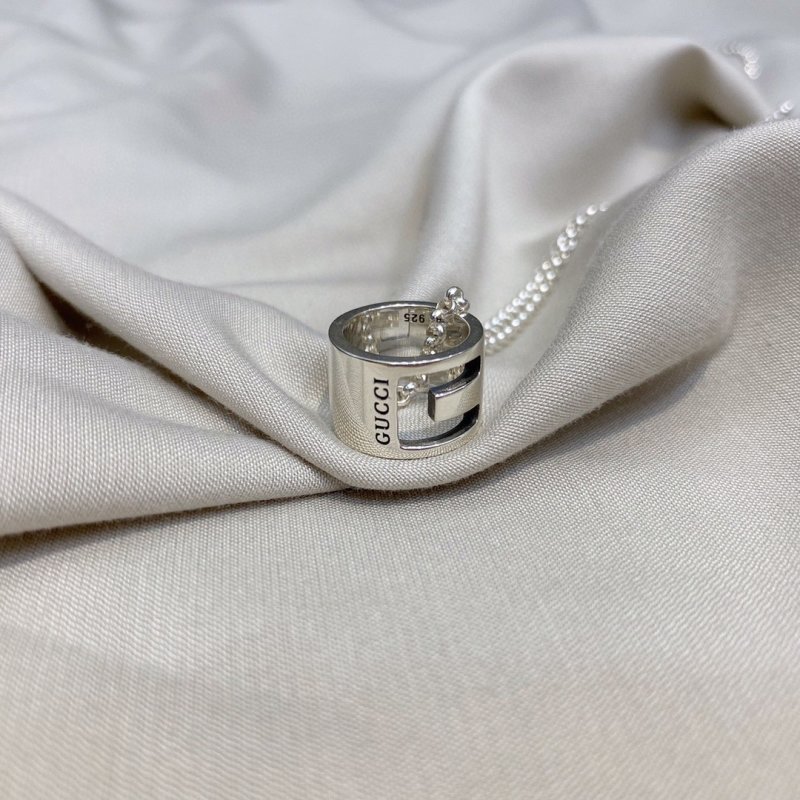Gucci Silver Ring Pendant Necklace 50cm view
