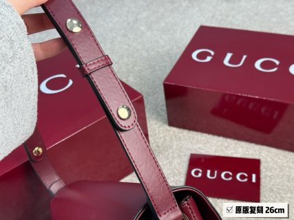 Gucci 1955 Horsebit Shoulder Bag - Burgundy Red view 3