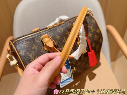 Louis Vuitton Speedy 30 Monogram Canvas Handbag view 8