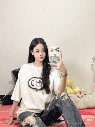 Gucci GG Logo Spray Paint White T-Shirt view 11