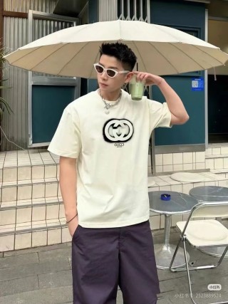Gucci GG Logo Spray Paint White T-Shirt view 9