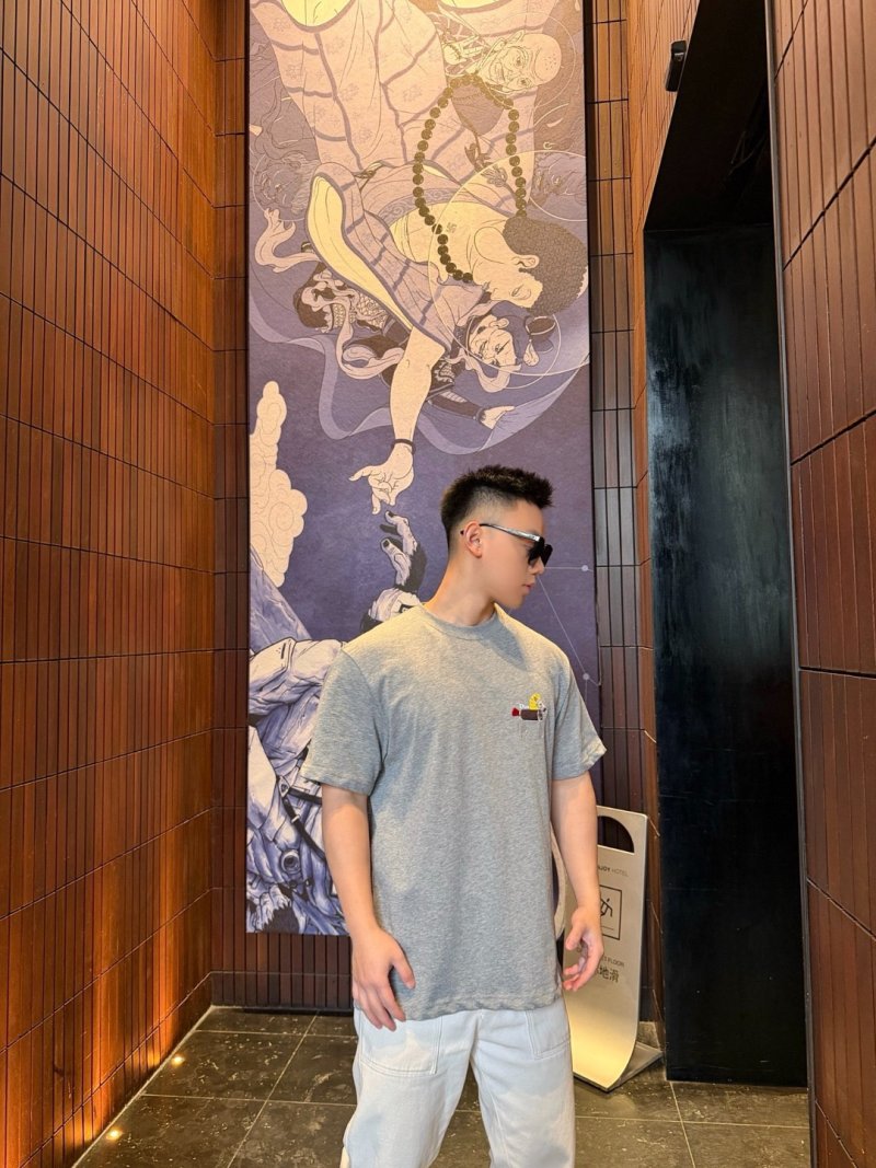 Dior Bee Embroidered Grey T-Shirt view
