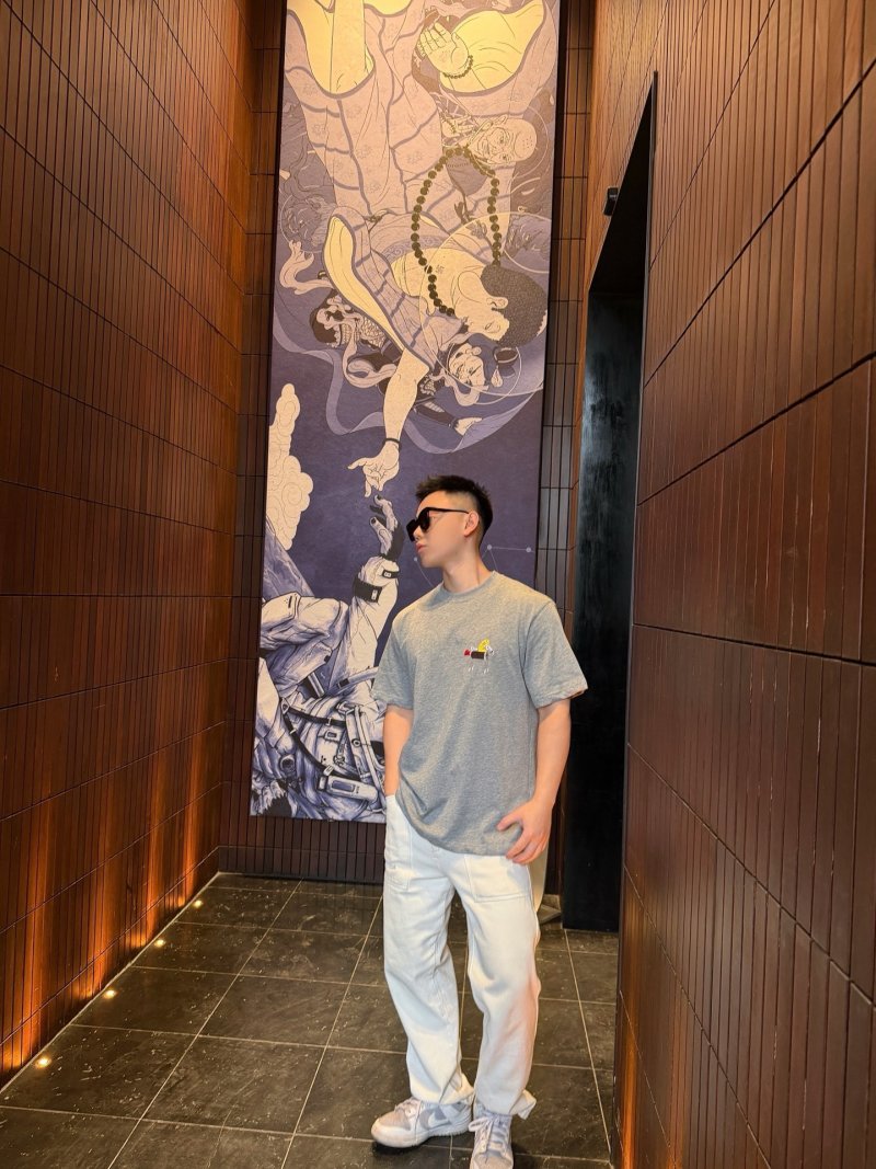 Dior Bee Embroidered Grey T-Shirt view
