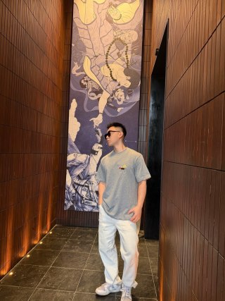 Dior Bee Embroidered Grey T-Shirt view 6