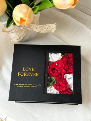 YSL Libre Rose Gold Gift Set with Eternal Flowers view 1