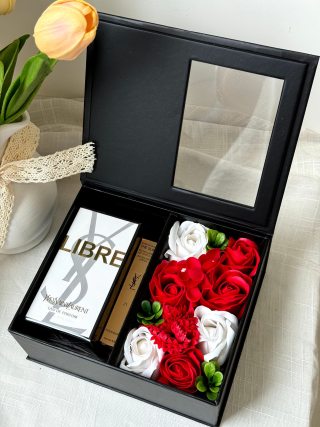 YSL Libre Rose Gold Gift Set with Eternal Flowers view 2