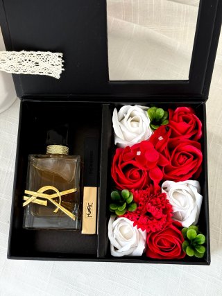 YSL Libre Rose Gold Gift Set with Eternal Flowers view 6
