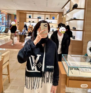 Louis Vuitton LV Logo Wool Cashmere Scarf Black view 3