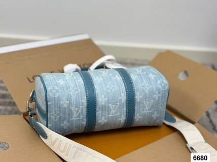 Louis Vuitton Denim Pillow Bag Blue view 8