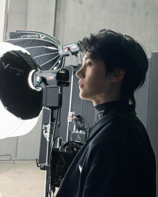 Prada Black Wool Zip-Up Jacket view 7
