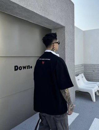 Black Oversized Short Sleeve T-Shirt with Red Heart Print view 5
