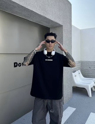 Black Oversized Short Sleeve T-Shirt with Red Heart Print view 6