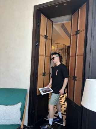 Thom Browne Black Pocket T-Shirt with Signature Stripe view 5