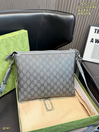 Gucci GG Supreme Grey Messenger Bag view 4