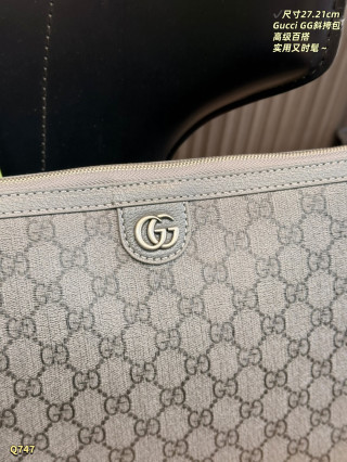 Gucci GG Supreme Grey Messenger Bag view 6