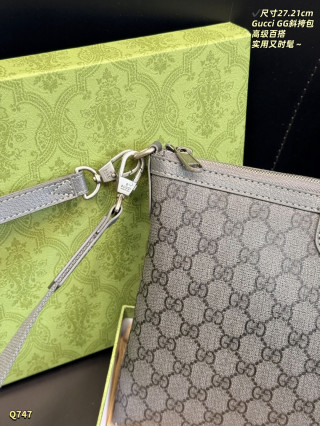 Gucci GG Supreme Grey Messenger Bag view 7