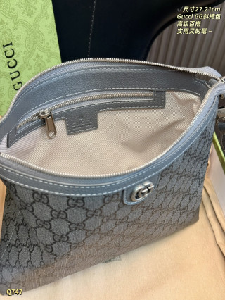 Gucci GG Supreme Grey Messenger Bag view 9