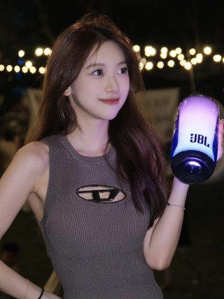 JBL Pulse Portable Bluetooth Speaker Blue view 2