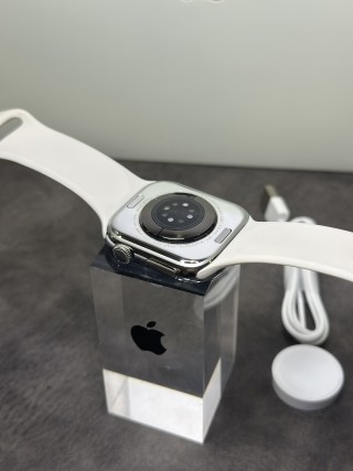 Apple Watch S10 46mm Titanium Silver Replica view 8