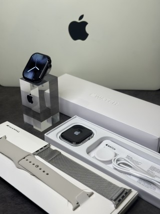 Apple Watch S10 46mm Titanium Silver Replica view 9