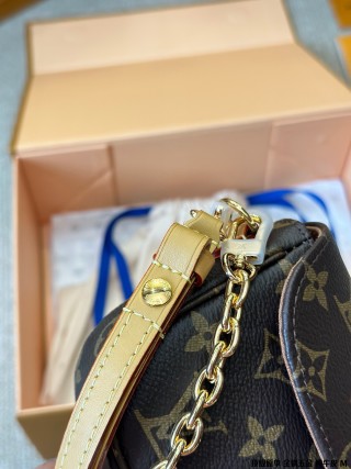 Louis Vuitton Wallet on Chain Ivy Shoulder Bag Monogram view 2