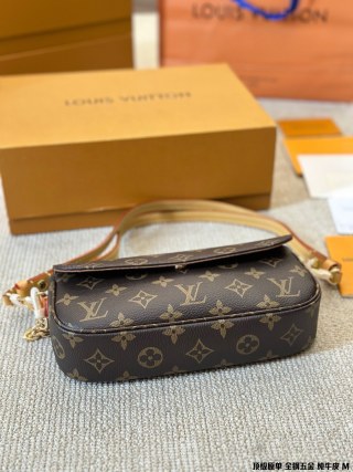 Louis Vuitton Wallet on Chain Ivy Shoulder Bag Monogram view 6