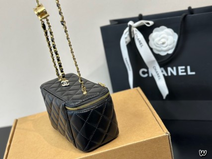 Chanel Black Quilted Box Bag with Gold Chain Strap view 3