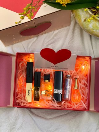 Luxury Beauty & Fragrance Dual-Door Heart Gift Box Set view 4