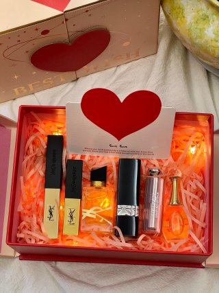 Luxury Beauty & Fragrance Dual-Door Heart Gift Box Set view 5