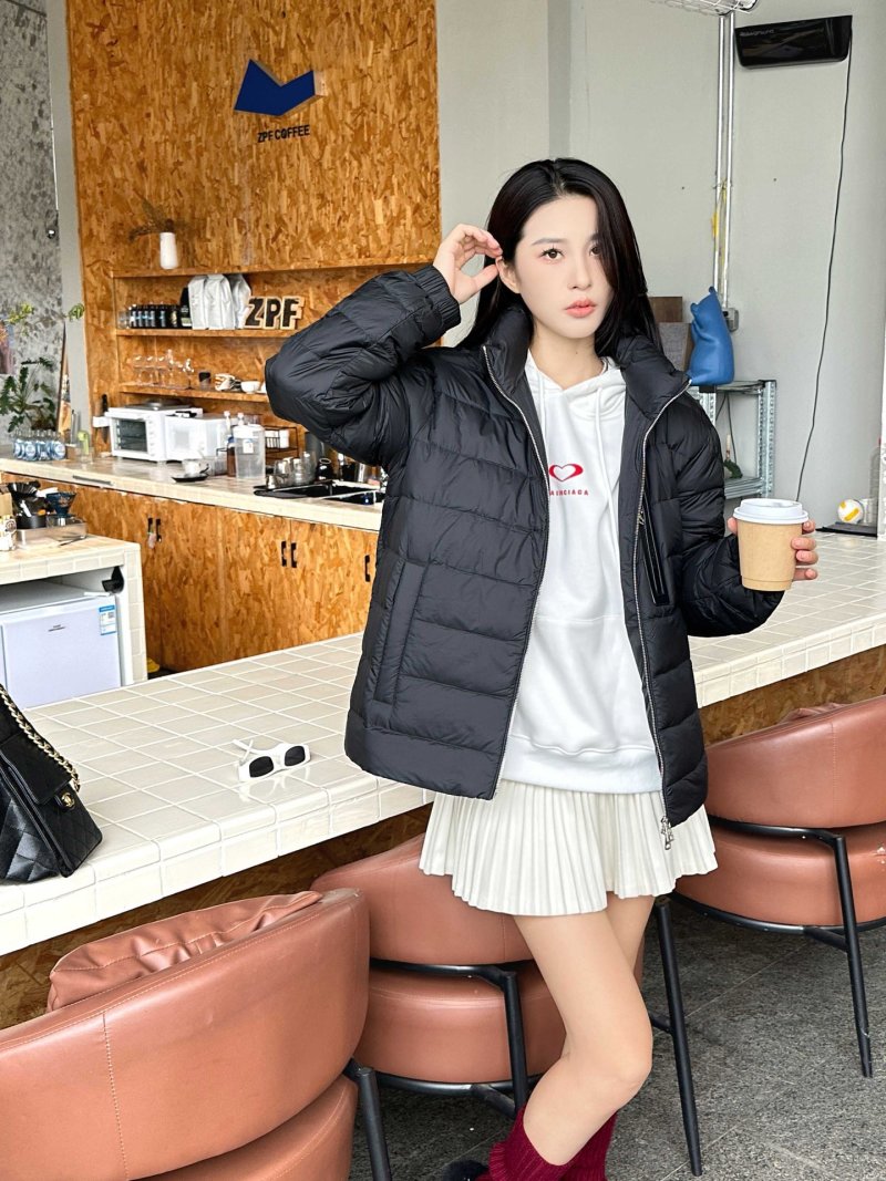 Black Puffer Down Jacket – Classic Quilted Winter Coat