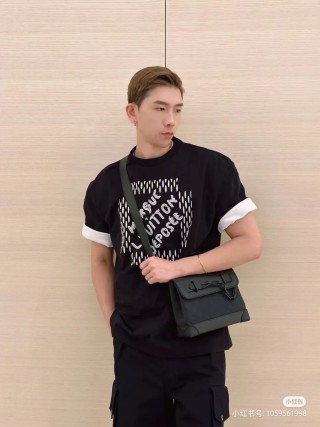 Black Graphic Print Short Sleeve T-Shirt view 4