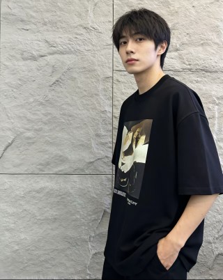 Givenchy Distinct Surréaliste Black T-Shirt view 2