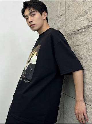 Givenchy Distinct Surréaliste Black T-Shirt view 4