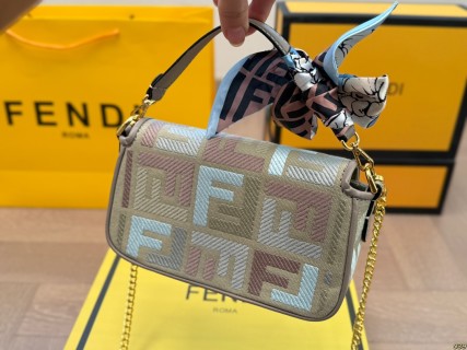 Fendi Embroidered Baguette Bag Small Beige view 7