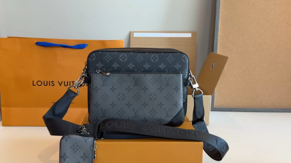 Louis Vuitton Monogram Canvas Shoulder Bag Black video