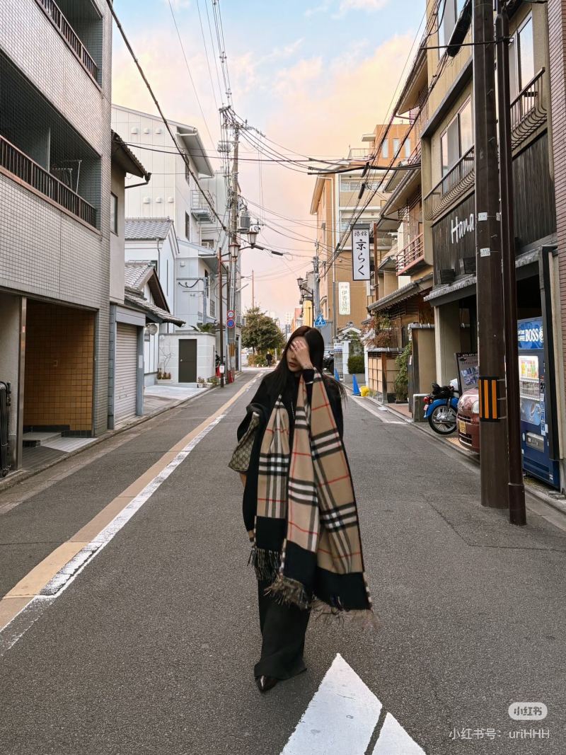 Burberry Check Cashmere Cape Wrap Black & Beige view