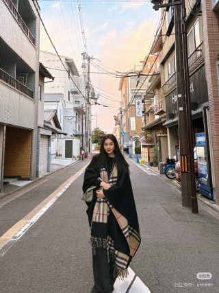 Burberry Check Cashmere Cape Wrap Black & Beige view 3