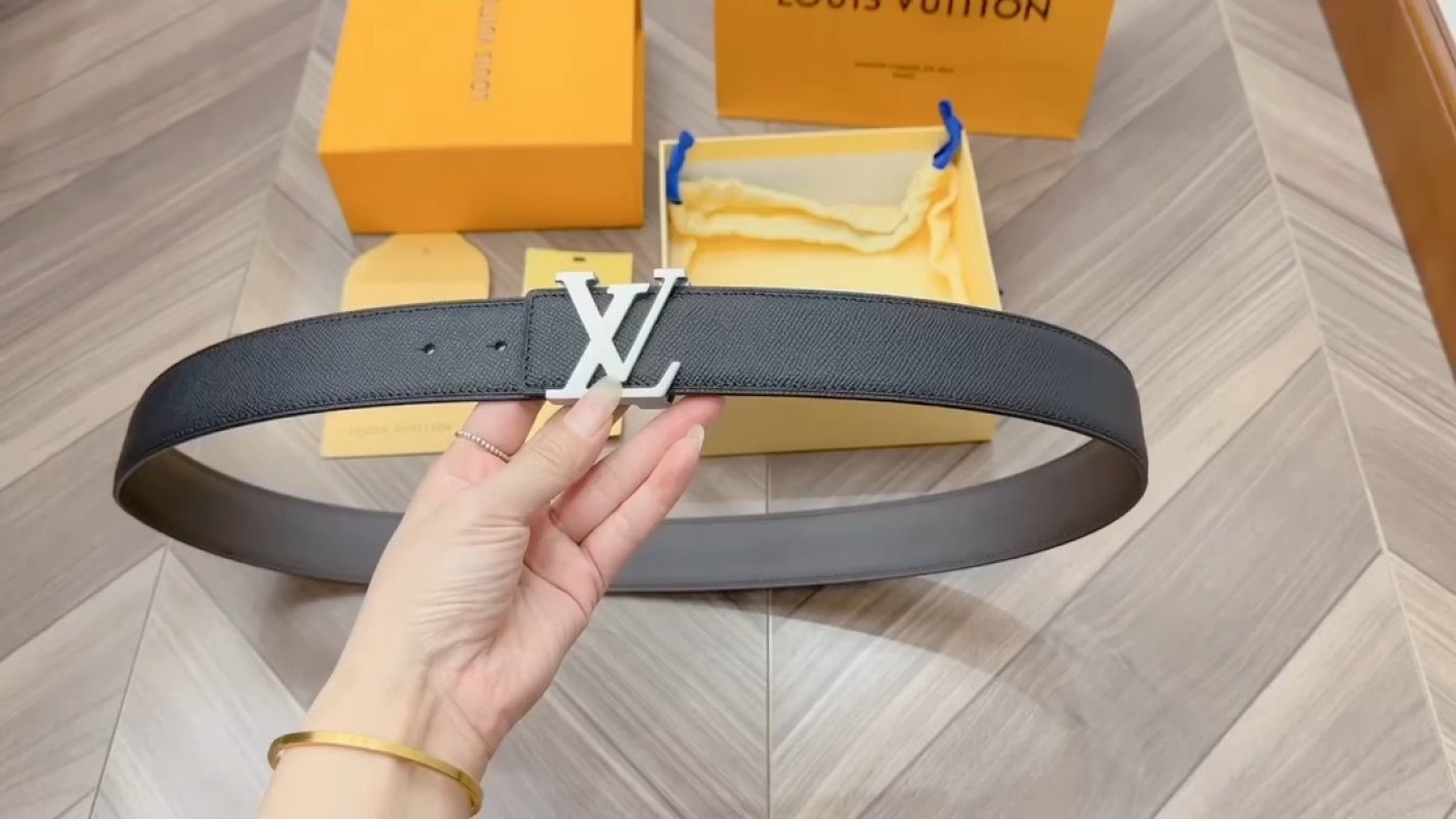 Louis Vuitton LV Initials Black Leather Belt