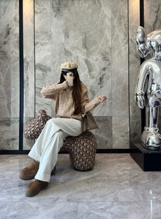 Miu Miu Beige Wool Cardigan Jacket with Mink Collar view 8