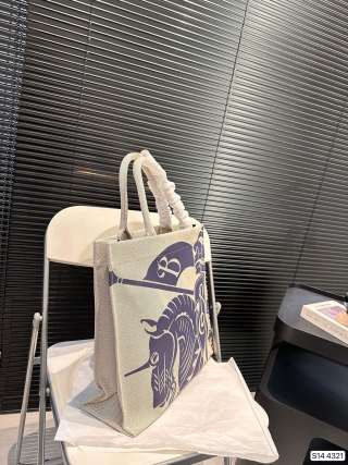 Burberry EKD Tote Bag Cream & Purple view 4