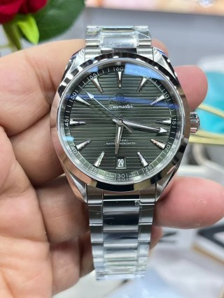 Omega Seamaster Aqua Terra 150M Grapewood 41.5mm view 5