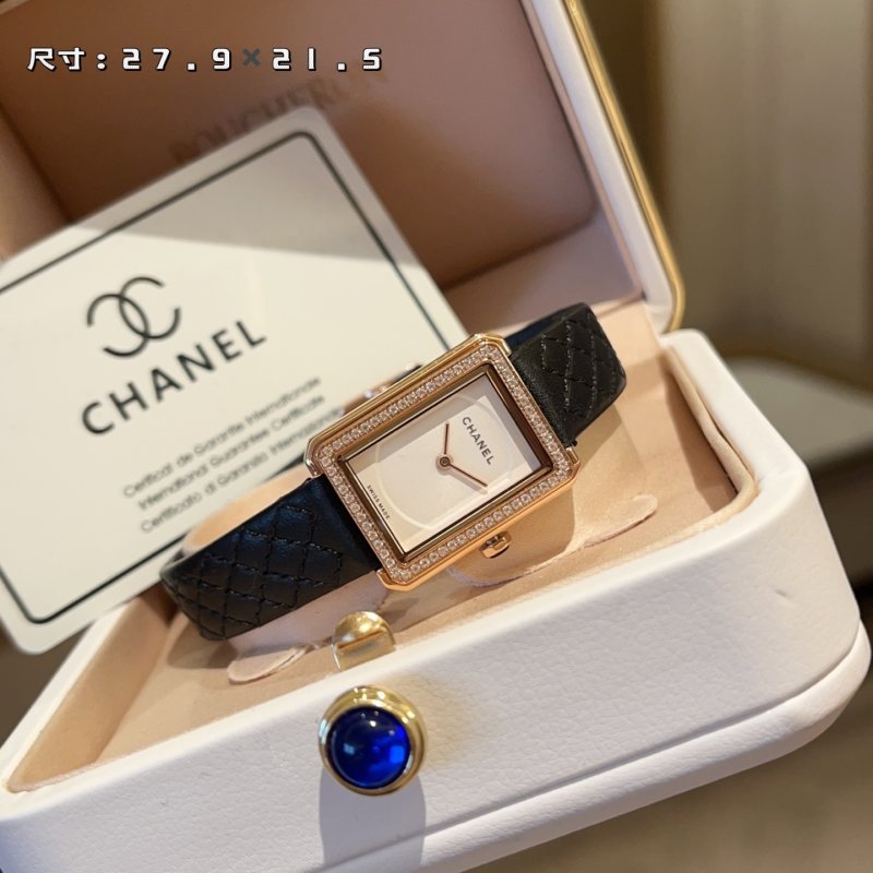 Chanel Boy·Friend H4883 Small Square Watch Rose Gold White view