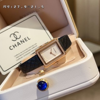 Chanel Boy·Friend H4883 Small Square Watch Rose Gold White view 3