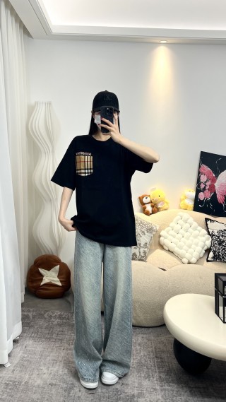 Burberry Black T-Shirt with Vintage Check Pocket
