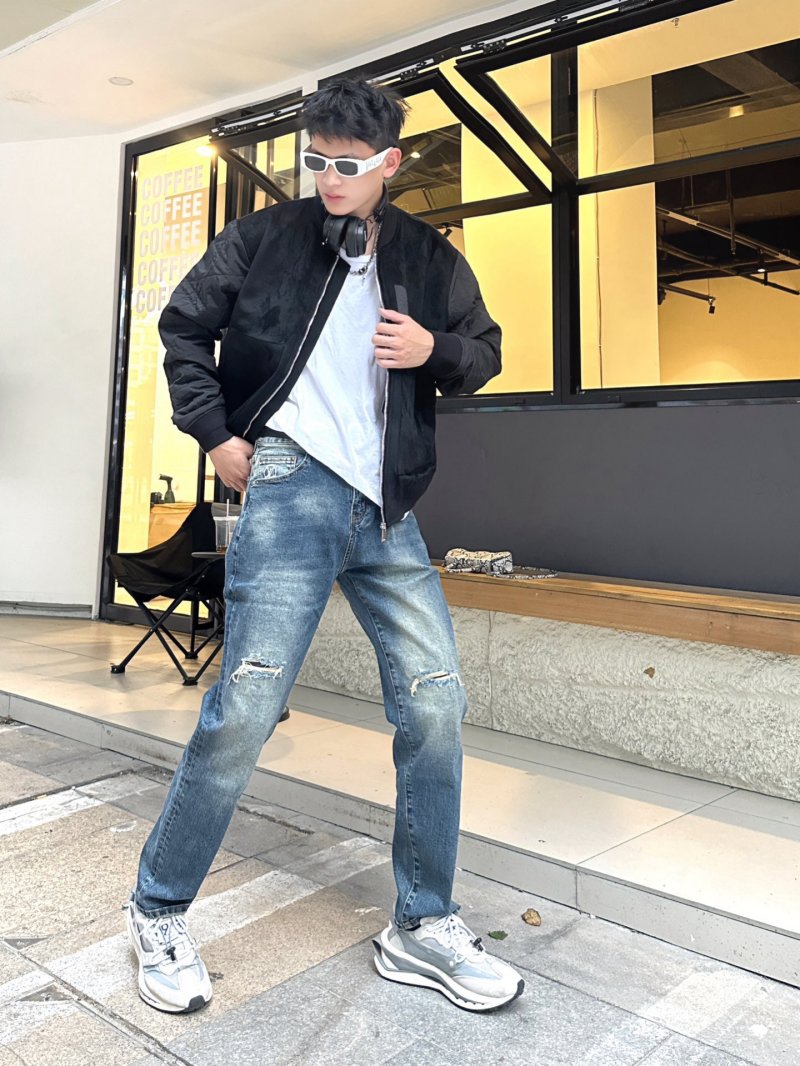 Classic Medium Wash Straight Fit Denim Jeans view