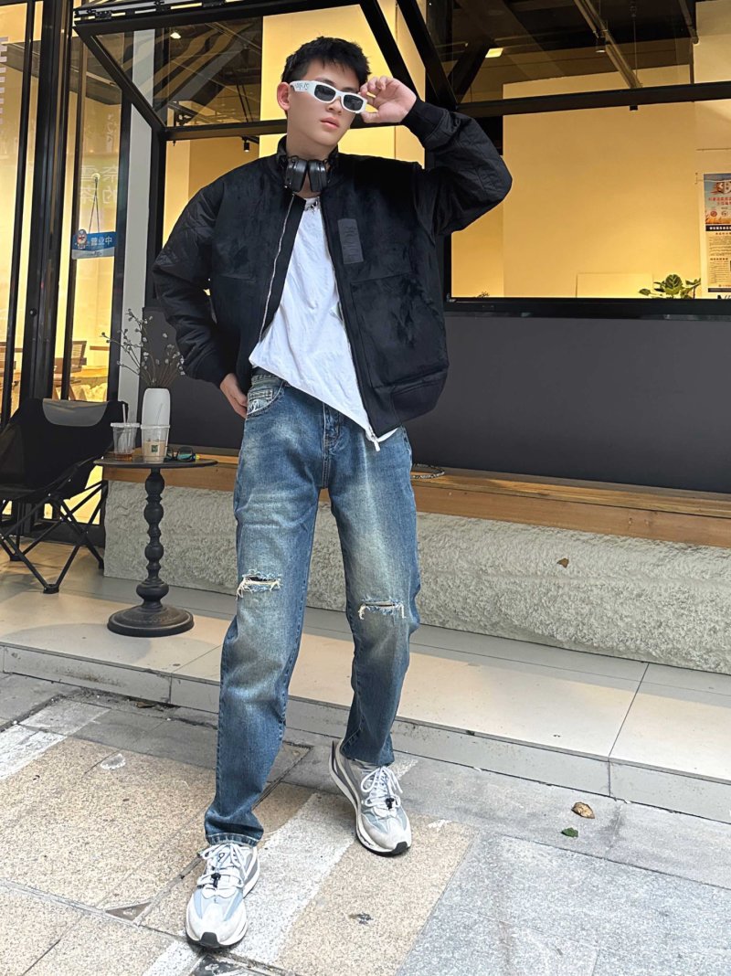 Classic Medium Wash Straight Fit Denim Jeans view