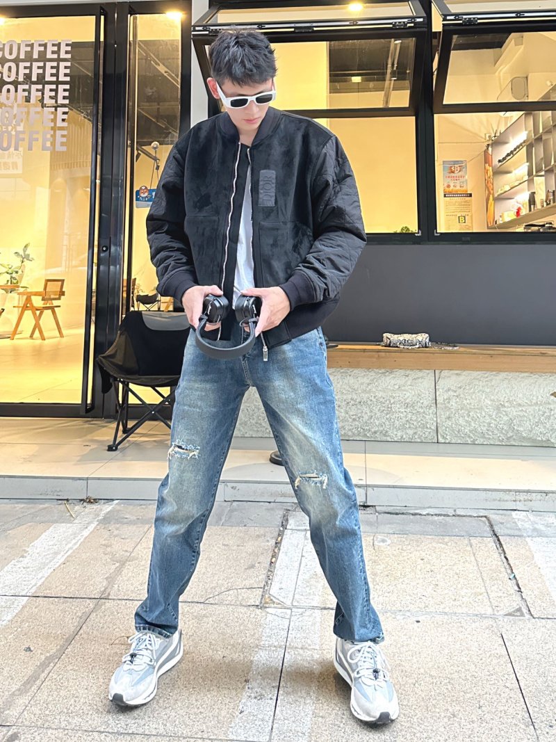 Classic Medium Wash Straight Fit Denim Jeans view