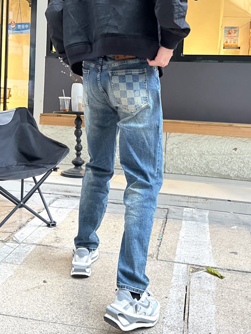 Classic Medium Wash Straight Fit Denim Jeans view