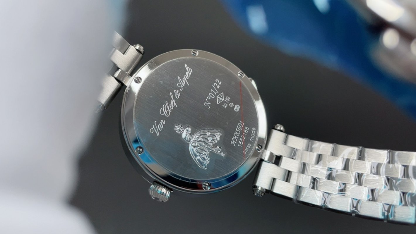Van Cleef & Arpels Angel Wings Diamond Watch - Navy view