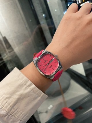 Omega Seamaster Inspired Red Dial Watch view 9